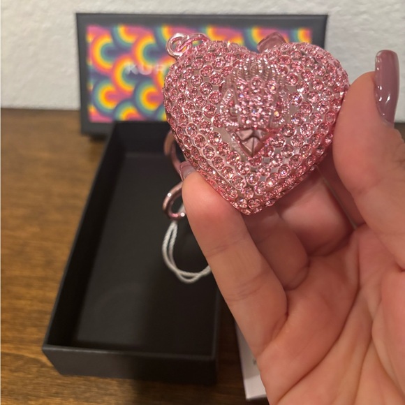 Kurt Geiger Sparkling Pink Heart Key Holder - Picture 5 of 7